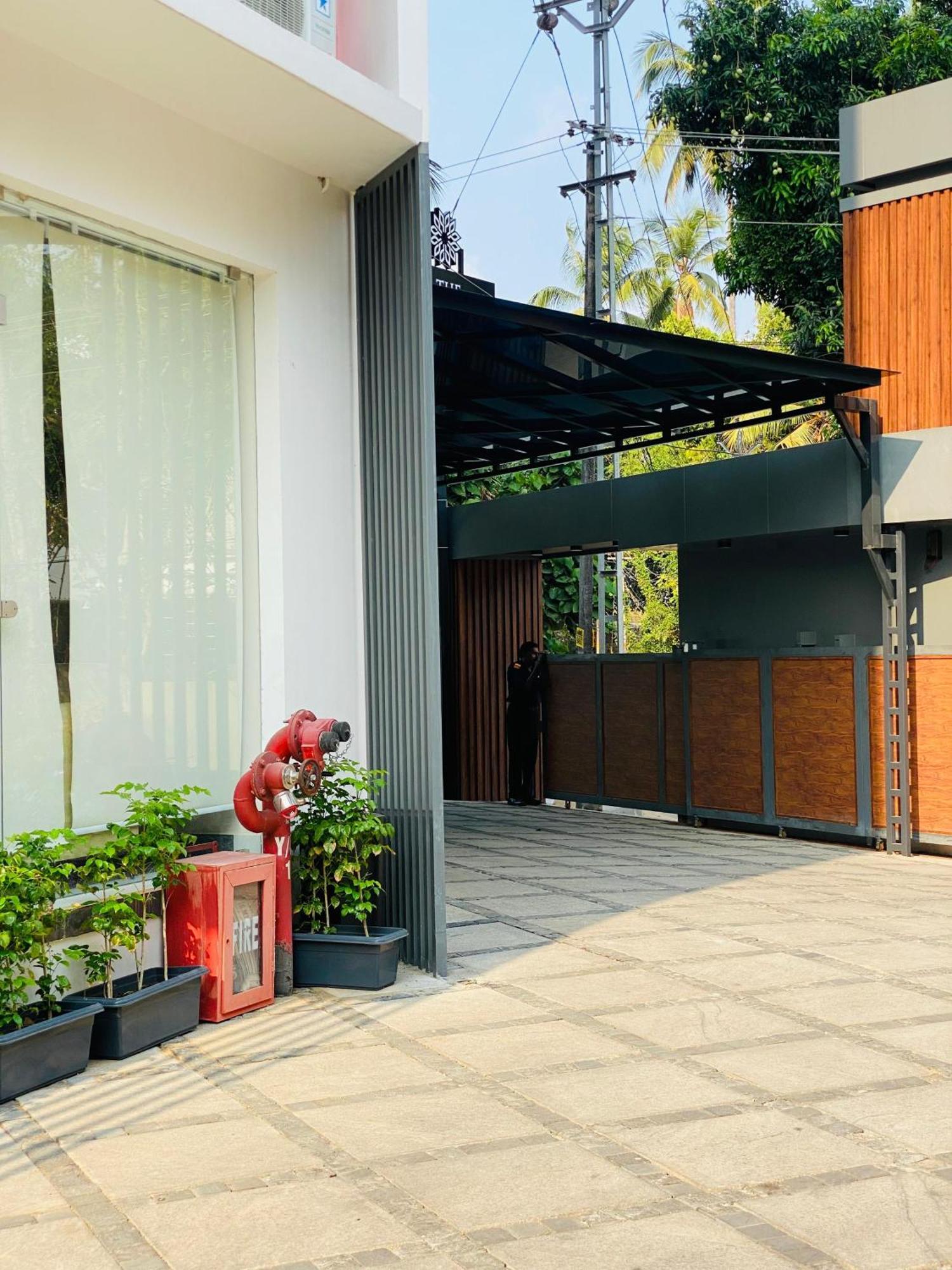 The Habitat Suites Guruvāyūr Eksteriør bilde