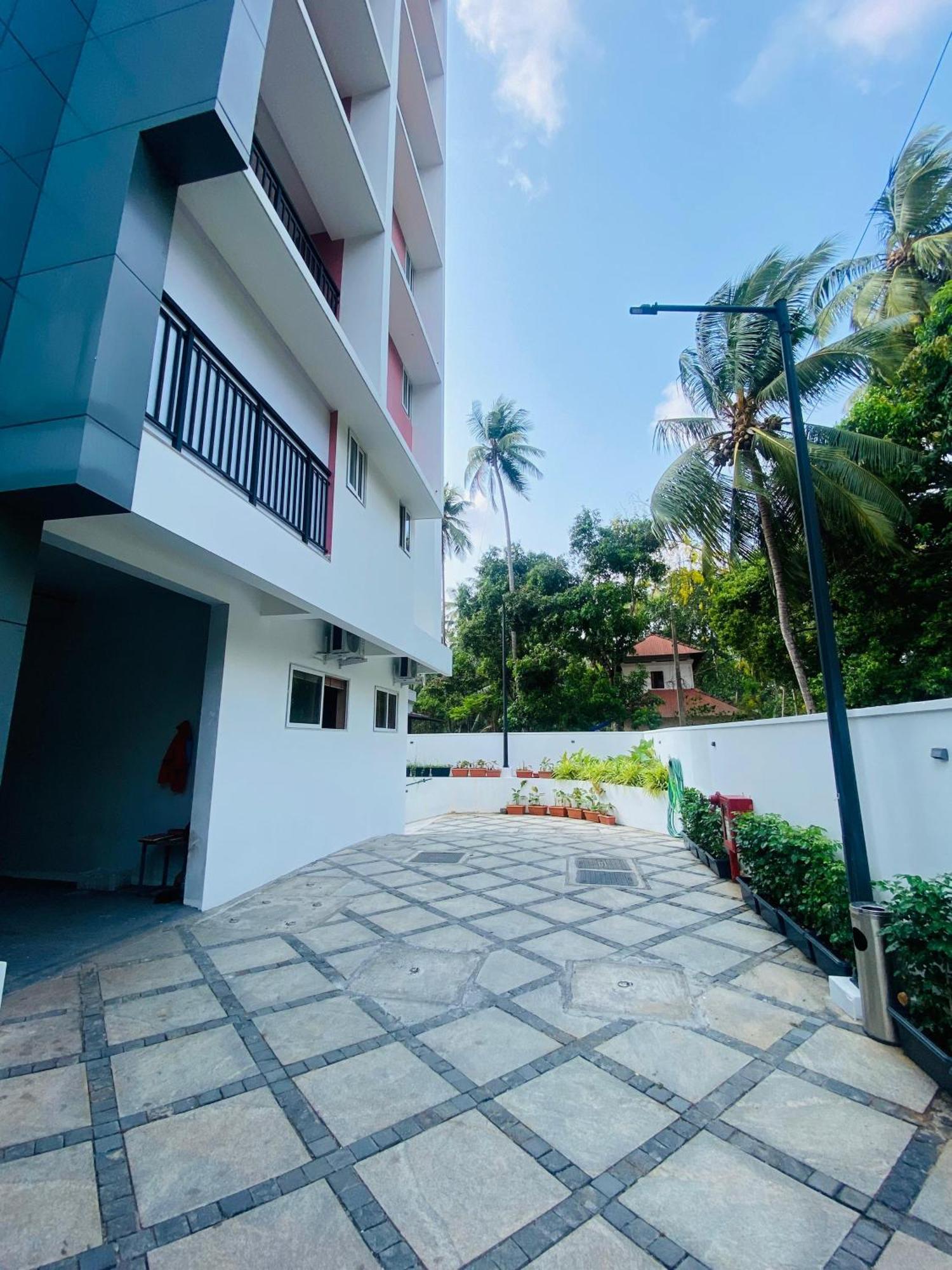 The Habitat Suites Guruvāyūr Eksteriør bilde