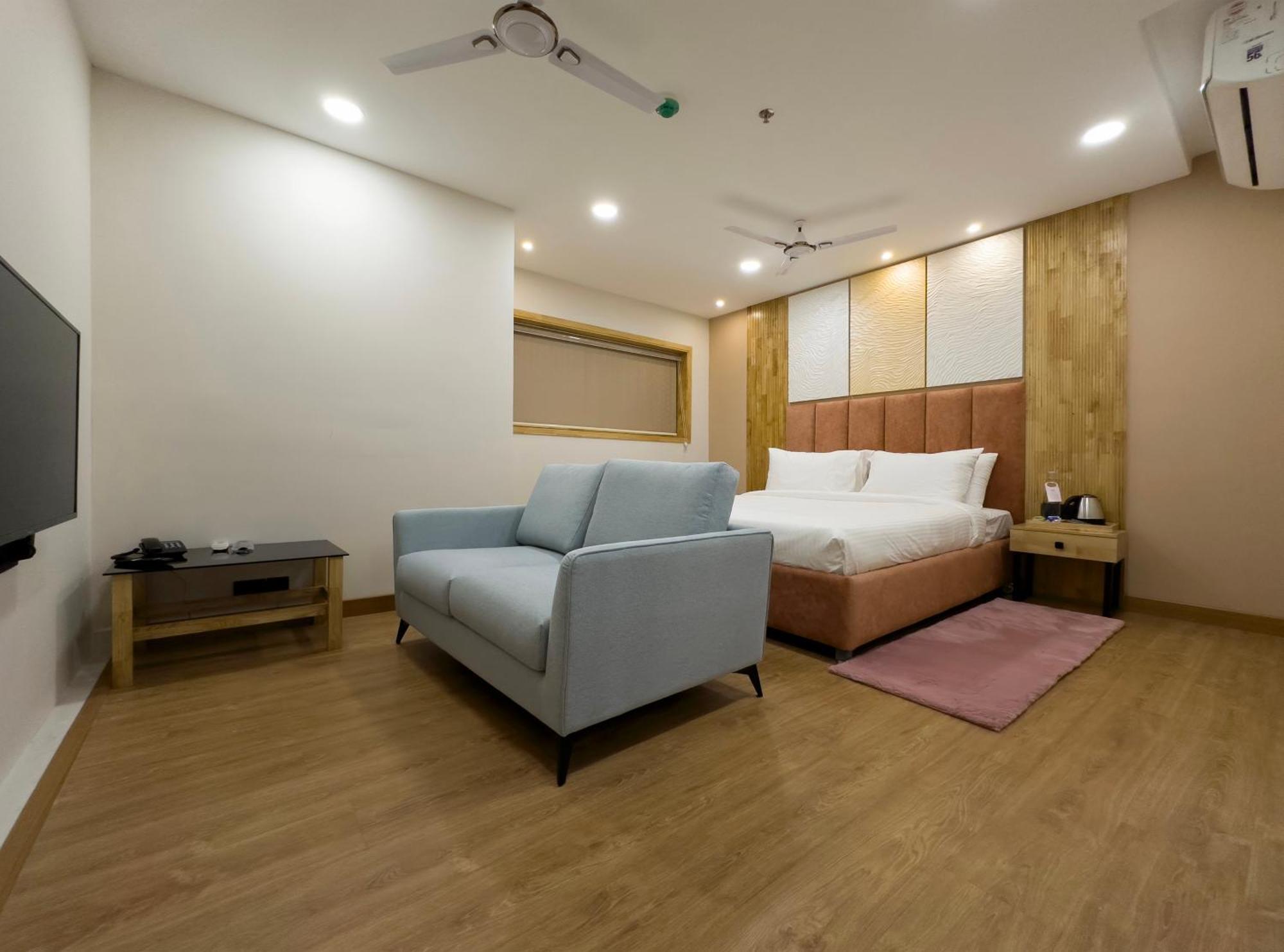 The Habitat Suites Guruvāyūr Eksteriør bilde